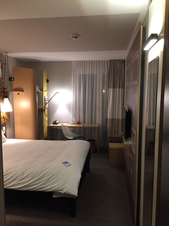 Vom Eingang aus ibis Berlin Hauptbahnhof