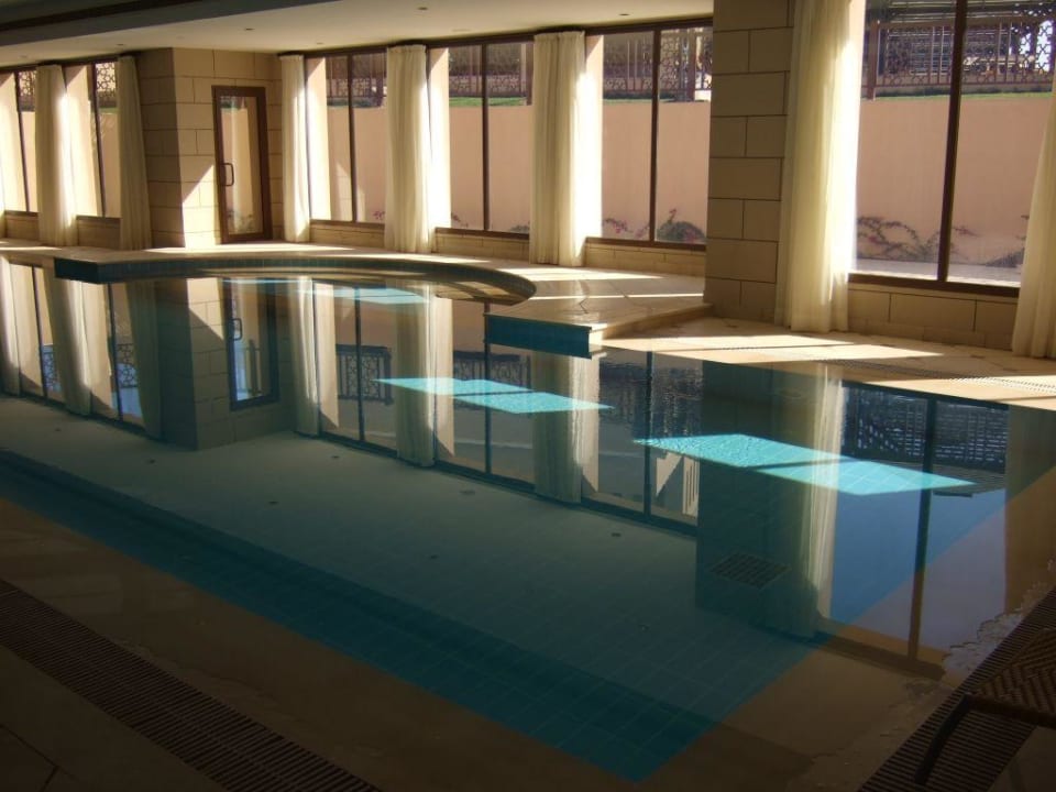 Schwimmbad Miramar Al Aqah Beach Resort