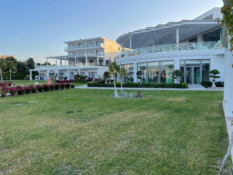 Garten Asterias Beach Resort