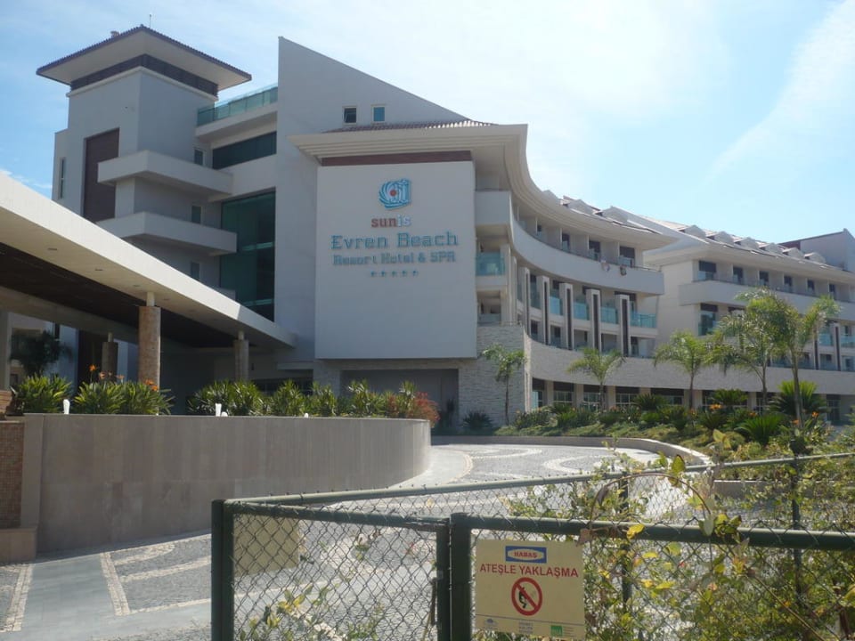 Vorderansicht Hotel Sunis Evren Beach Resort Hotel & Spa