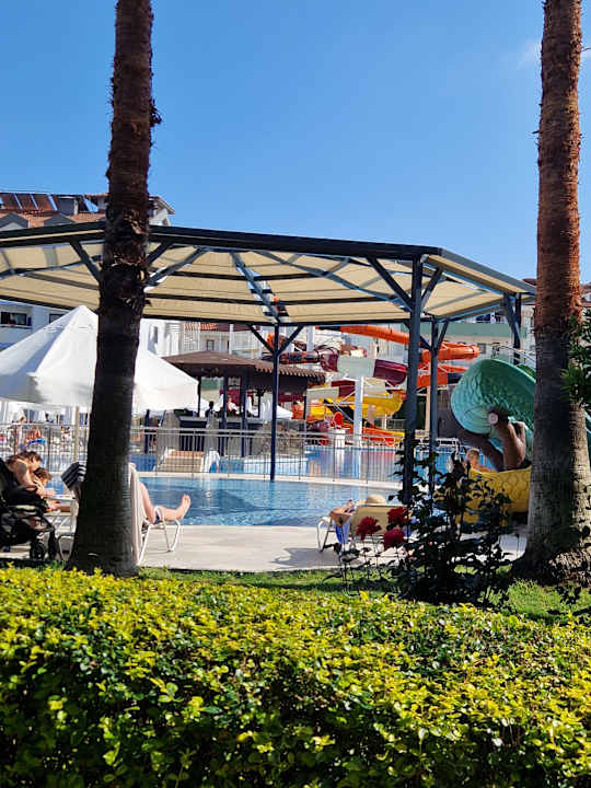 Pool Grand Seker Hotel