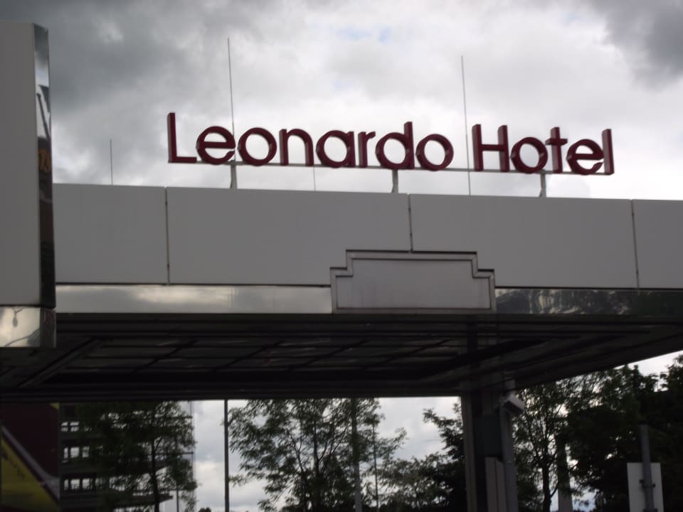Eingang Leonardo Hotel Köln Bonn Airport