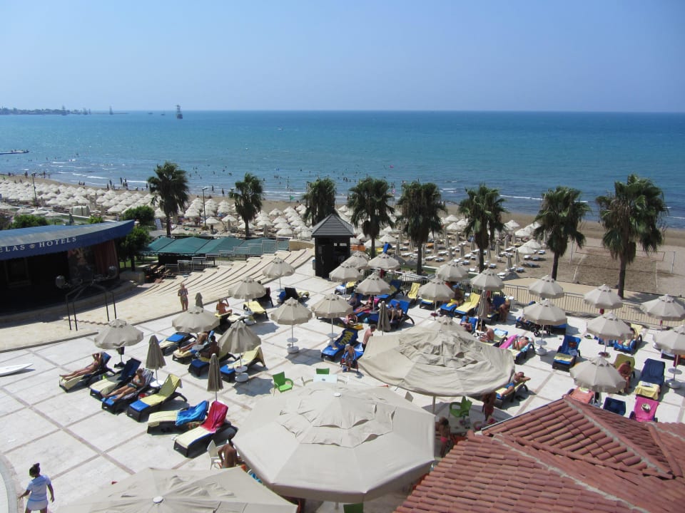 Liegen bei Pool Melas Holiday Village