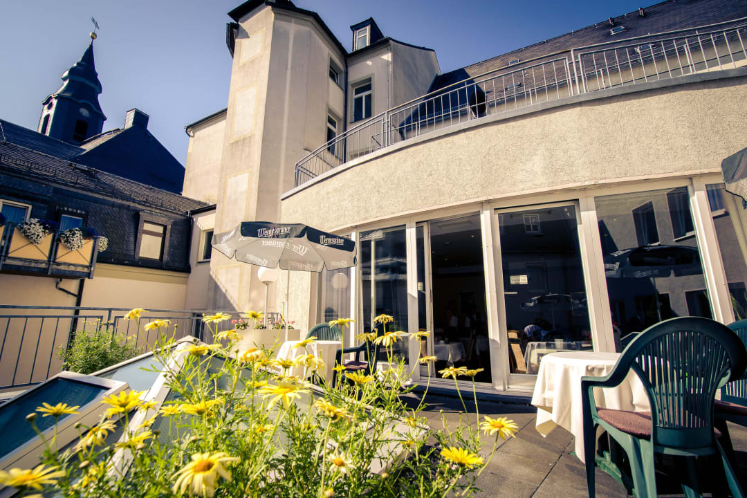 "Terrasse des Frühstücksraums" The Royal Inn Wilder Mann Annaberg