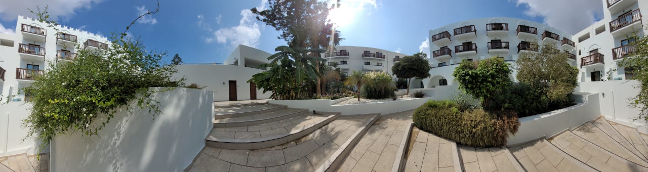 Außenansicht TUI BLUE Oceanis Beach and Spa Resort