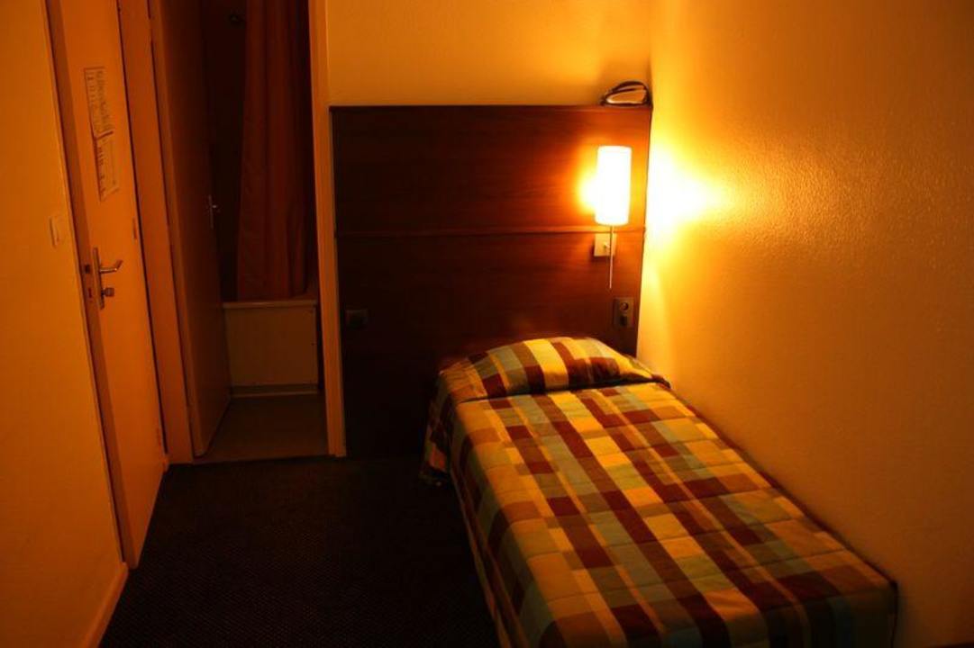 Chambre Simple Hotel Des Ambassadeurs