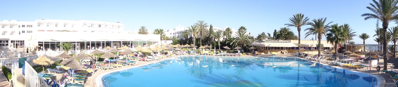 Pool um 6 Uhr morgens... Houda Golf & Beach Club