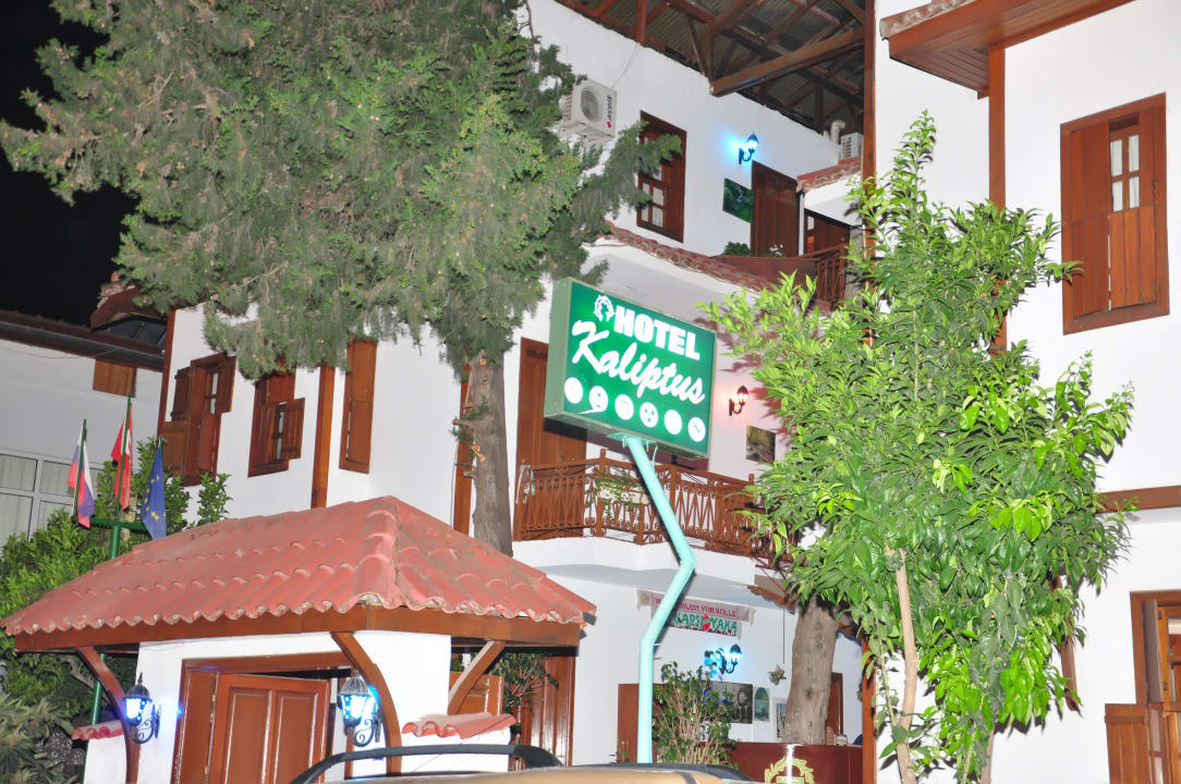 Eingang Kaliptus Hotel