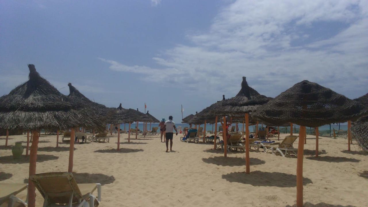 Strand Hotel Nesrine