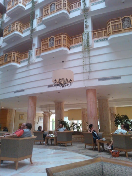 Von unten Marhaba Royal Salem