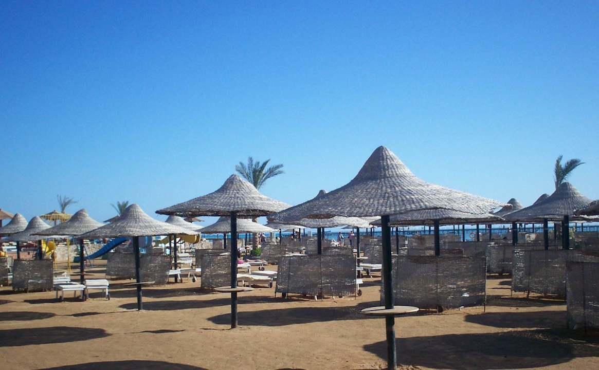 Пляжные зонтики Riviera Aqua Park Resort