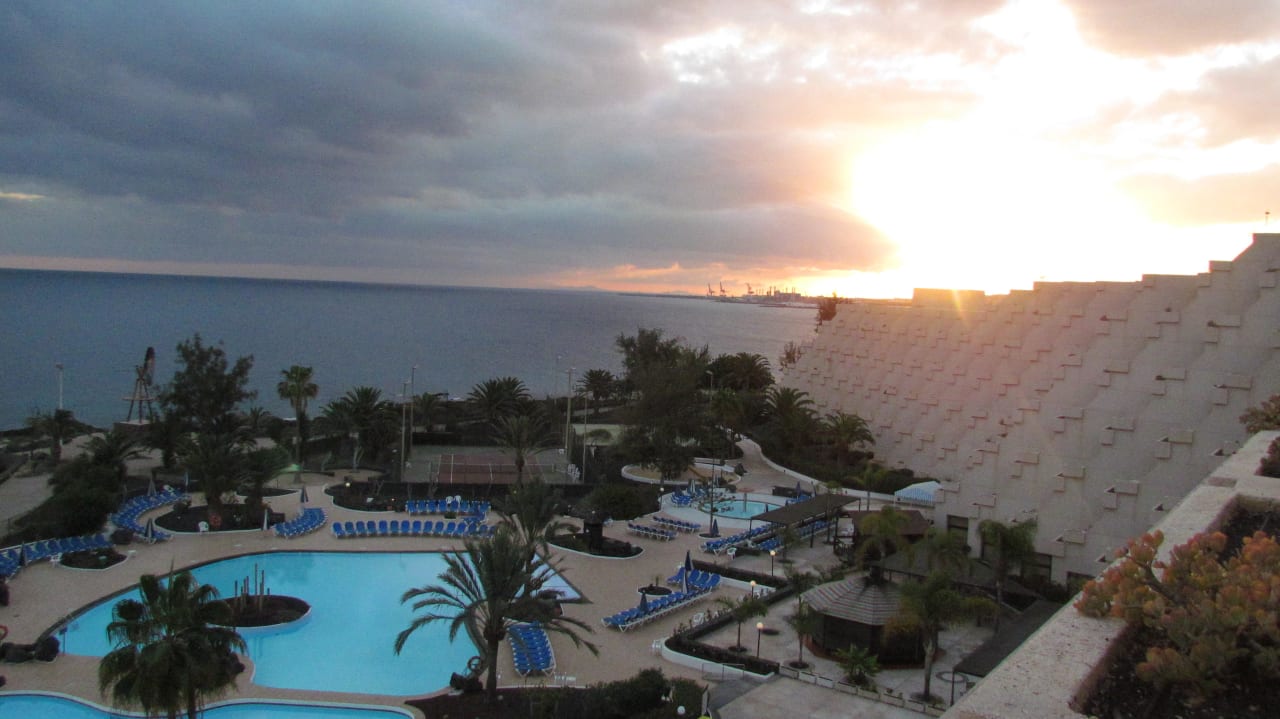 Poolbereich Hotel Grand Teguise Playa