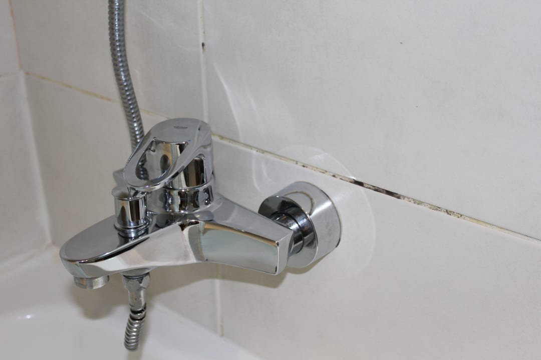 Schimmel im Bad Royal Ascot Hotel Apartment