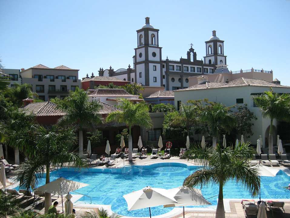 Pool mit Blick auf Kathedrale Lopesan Villa del Conde Resort & Thalasso