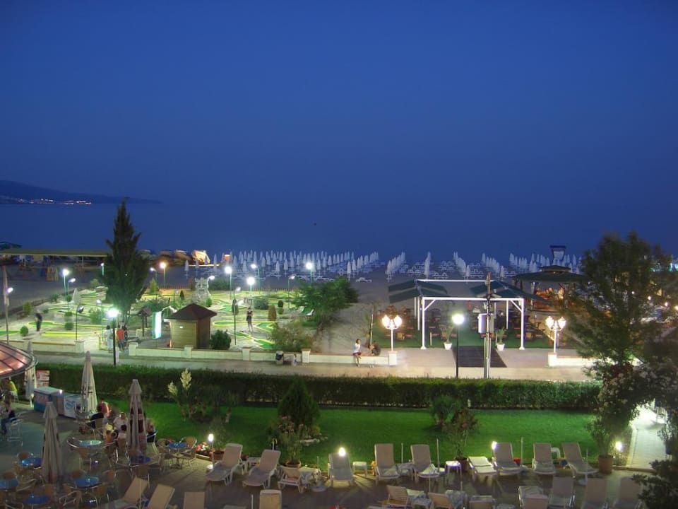 Meerblick bei Nacht Sentido Neptun Beach