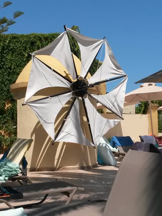 Pool Vantaris Luxury Beach Resort