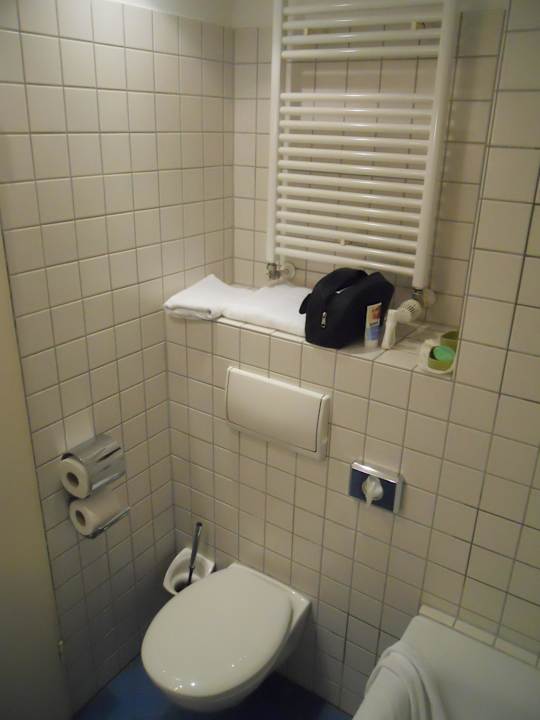 Zimmer Nr. 53 - Badezimmer Hotel Prinzregent by Centro Comfort