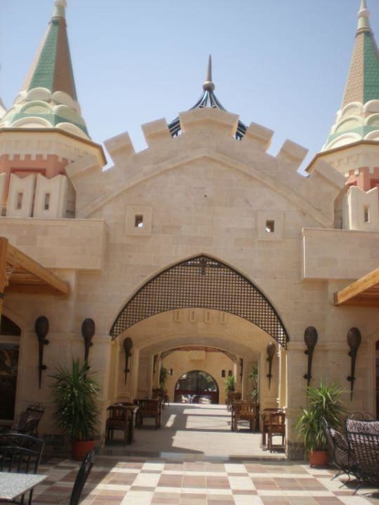 Zwei Bars über dem Hauptrestaurant Pickalbatros Aqua Blu Resort - Sharm El Sheikh