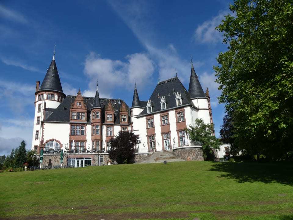 Außenansicht Seehotel Schloss Klink