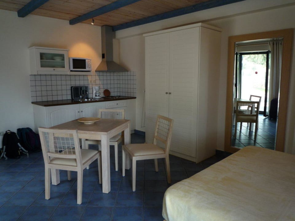 Esstisch und Küchenzeile Hotel Melitsina Village