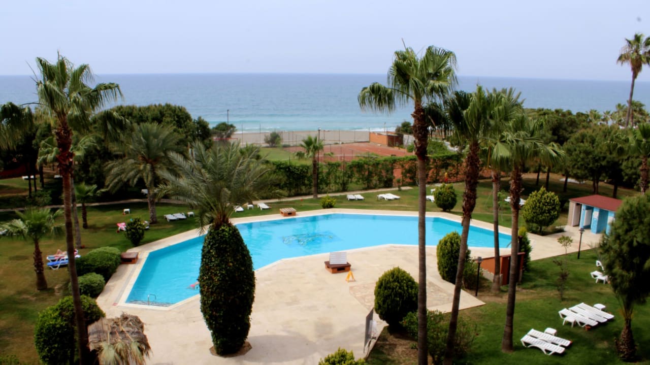 Ruhepool ( Kinder und Poolspielzeugverbot) Club Turtas Beach Hotel