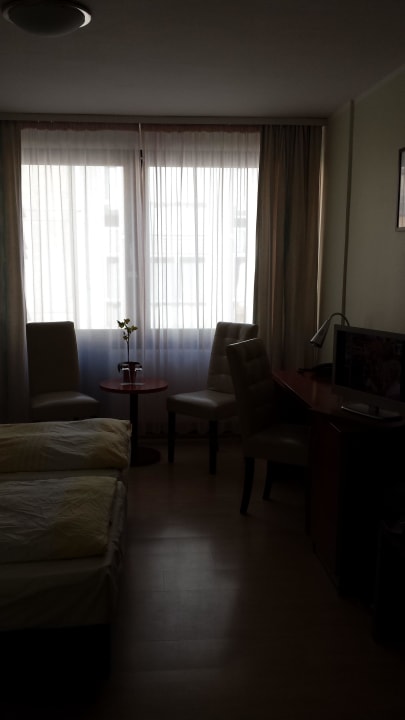 Flachbildschirm und Sitzecke City Hotel Köln am Neumarkt