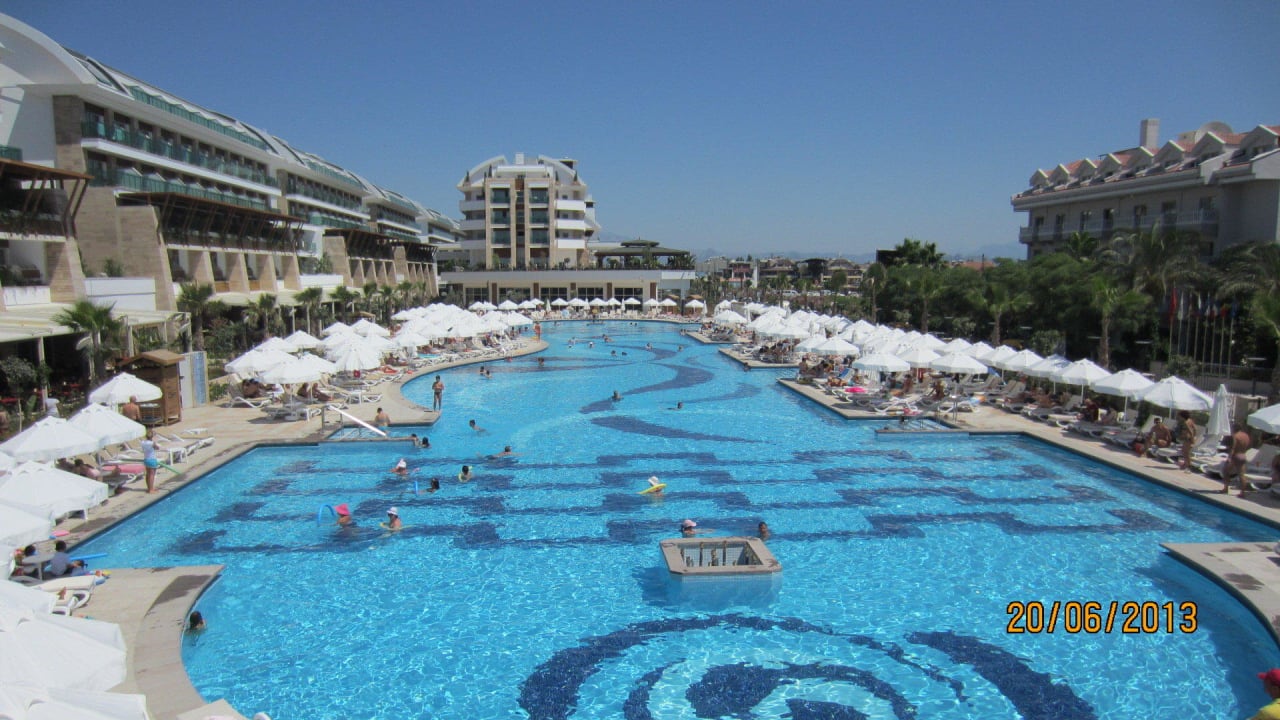 Der grosse Pool wo etwas Animation statt findet Crystal Waterworld