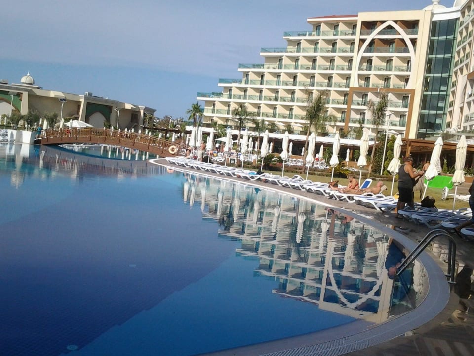 Pool am Morgen Alan Xafira Deluxe Resort & Spa