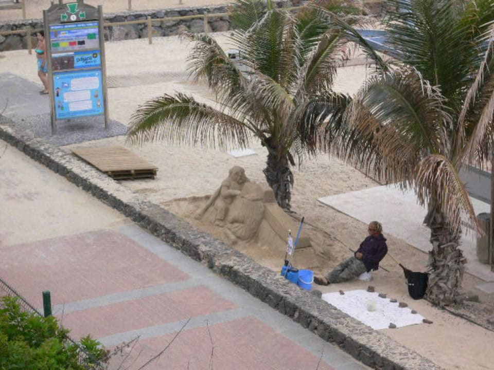 Künstler vor Hotel Hotel Riu Palace Jandia