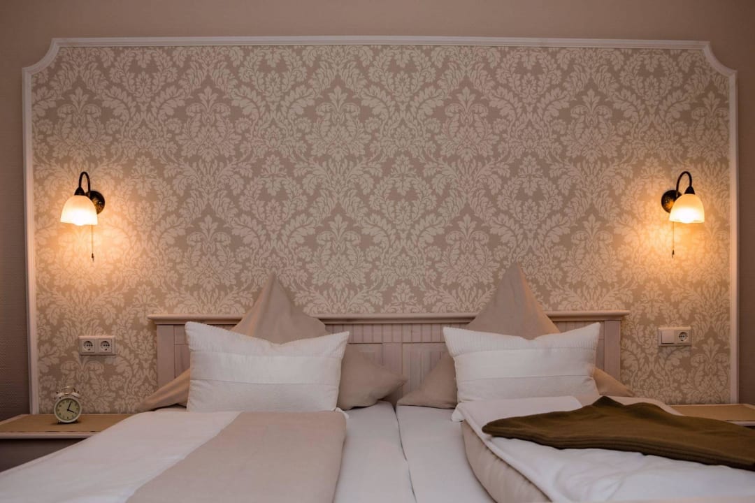 Frisch renovierte Doppelzimmer im Haupthaus Landhotel Bauernstuben