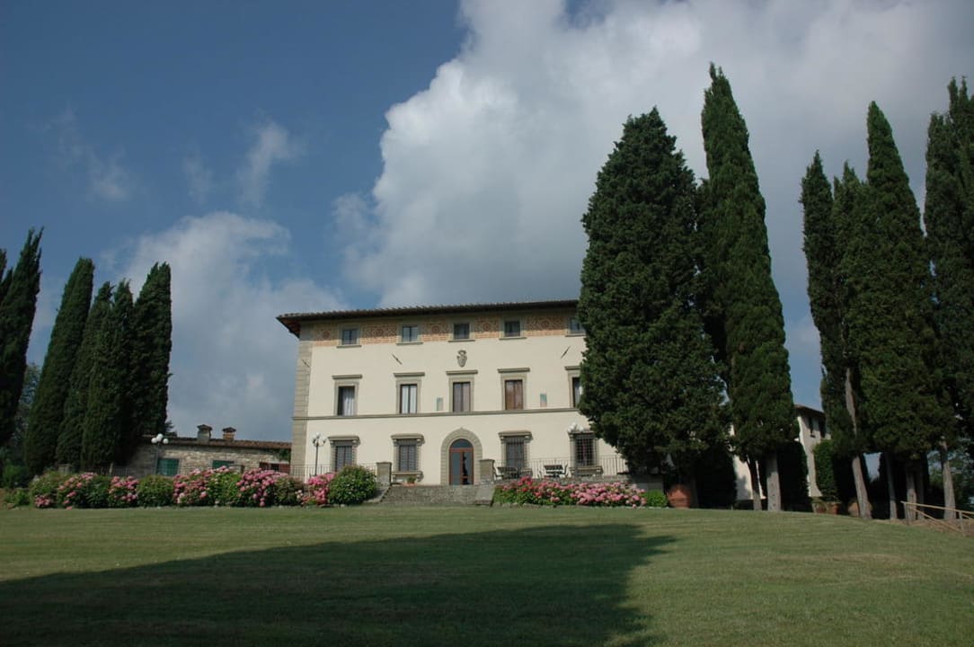 Blick auf die Villa vom Garten Hotel Campestri