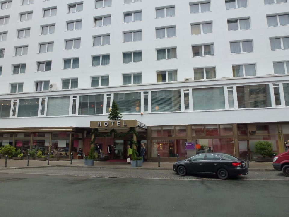 Hotel Vorderansicht SORAT Hotel Berlin