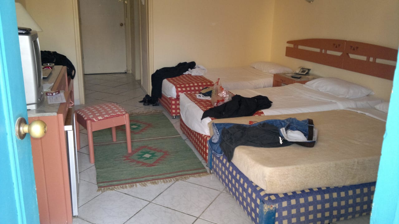 2 Bettzimmer Hotel Le Pacha Beach Resort