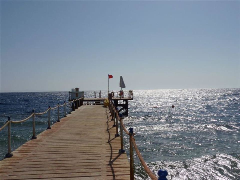 Hotelsteg zum Riff TUI MAGIC LIFE Redsina Sharm El Sheikh