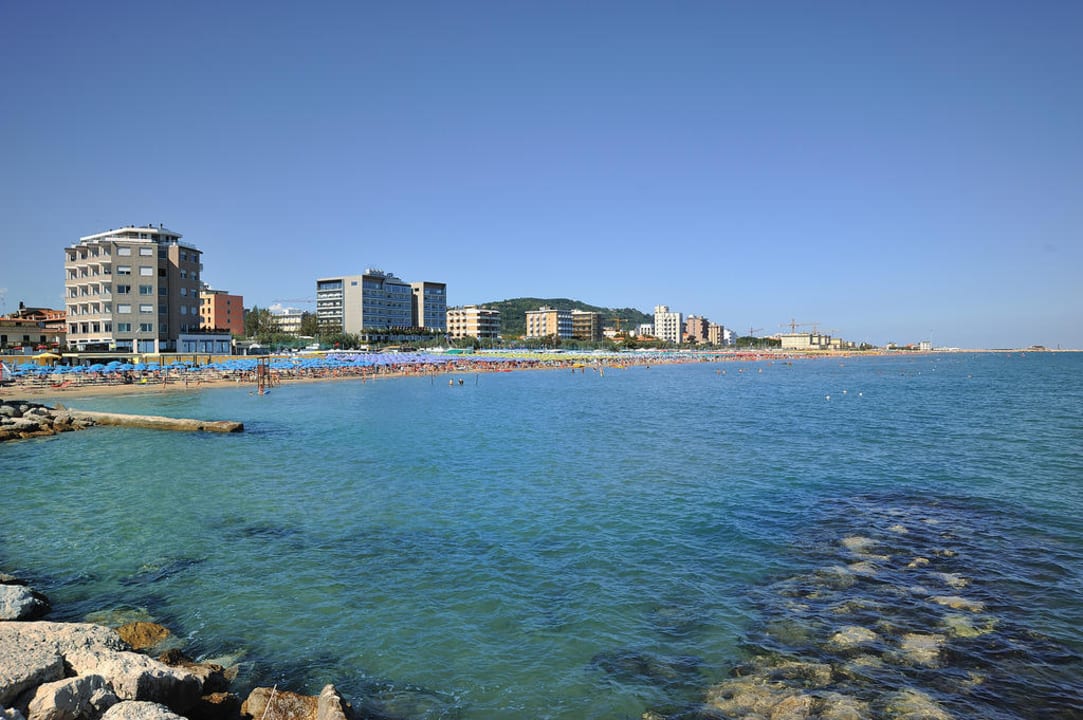 Spiaggia di Pesaro Hotel Clipper