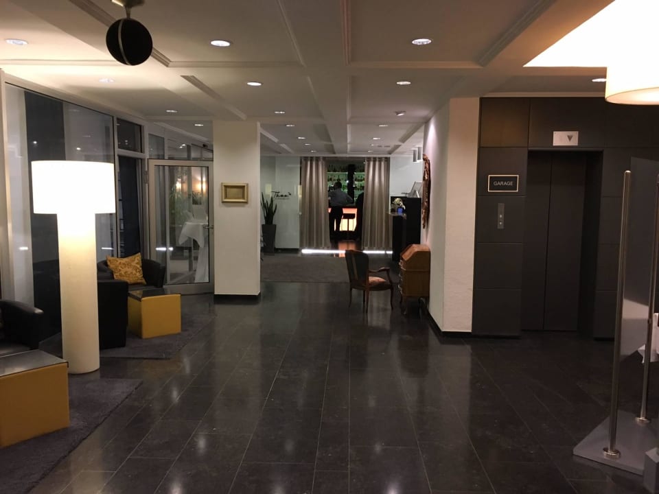 Lobby in Richtung Restaurant Tulip Inn Ludwigshafen City
