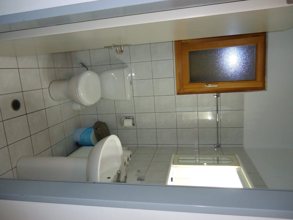 Blick in das Badezimmer Hotel Helena Christina