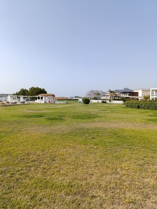 Gartenanlage Asterias Beach Resort