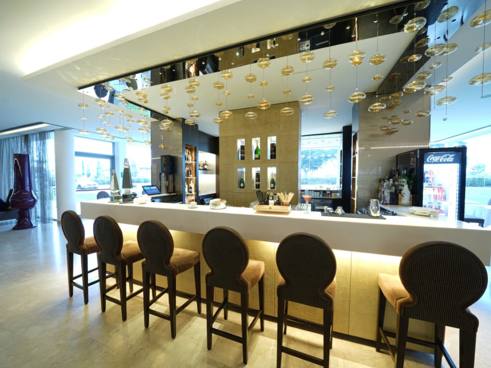 Gastro Pisa Tower Plaza