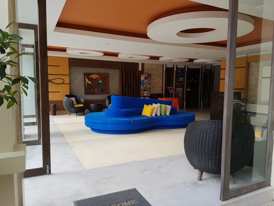 Lobby Iyara Beach Hotel