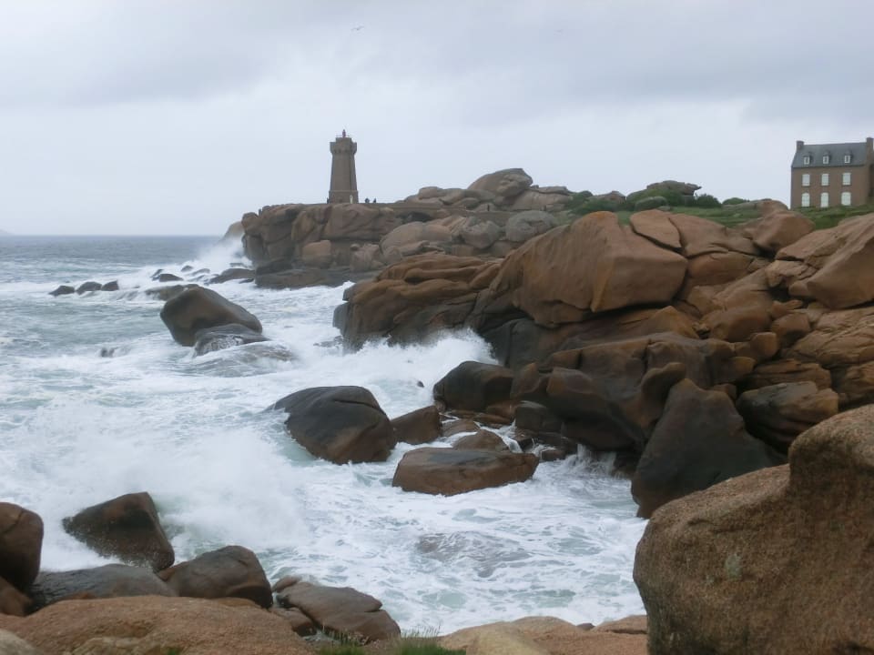 Blick auf die rosa Granitküste- Tipp  ! Hingehen ! Camping Le Ranolien
