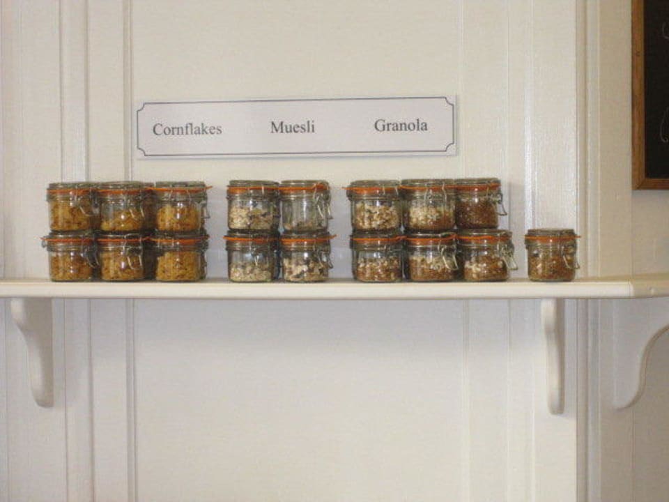 Müsli wurde ansprechend vorportioniert Hotel Henrietta House