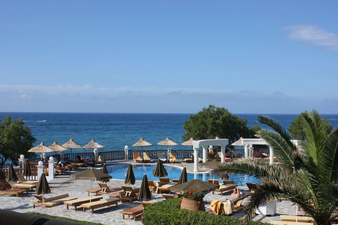 Ausblick von unserem Balkon Alexander Beach Hotel & Village Resort