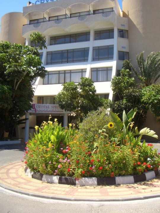 Hoteleingang Crystal Springs Beach Hotel