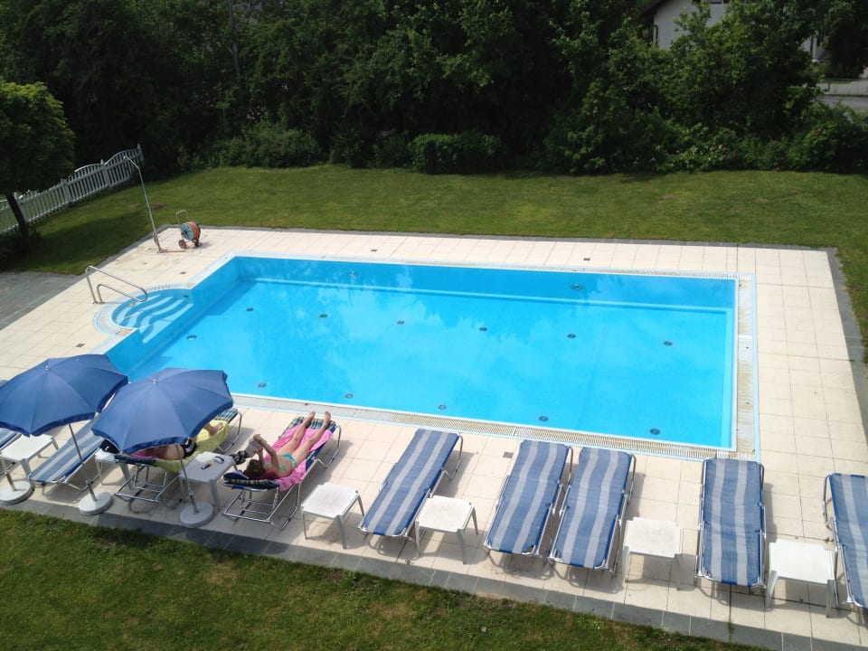 Der Pool von der SUite aus gesehen Landhaus Hauptmann