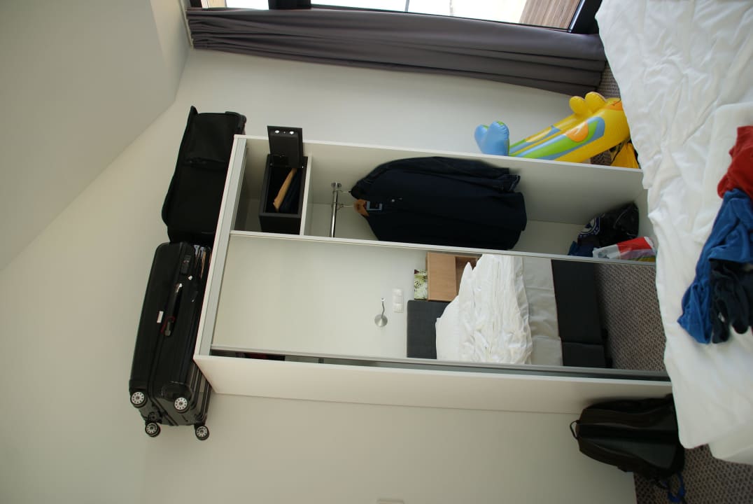 Mangelnde Stauräume  Boulevard Ustronie Morskie by Zdrojowa