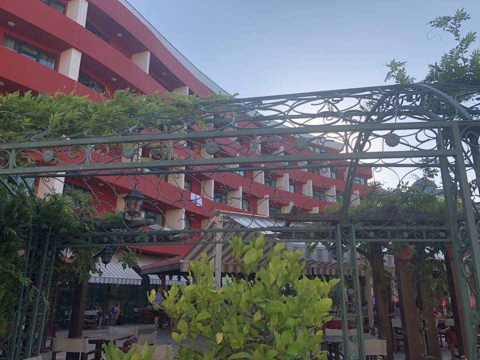 Außenansicht Hotel Mena Palace