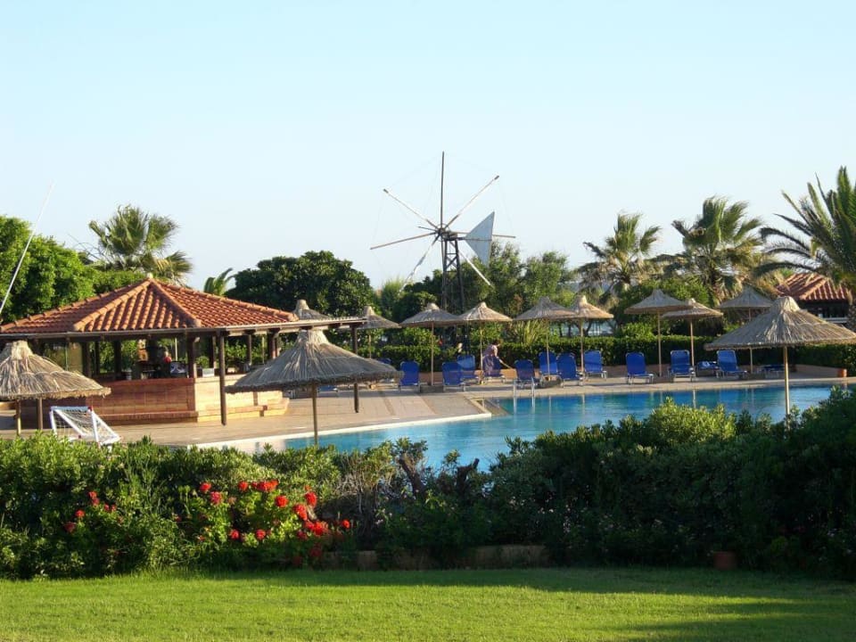 Garten mit Pool Anissa Beach & Village