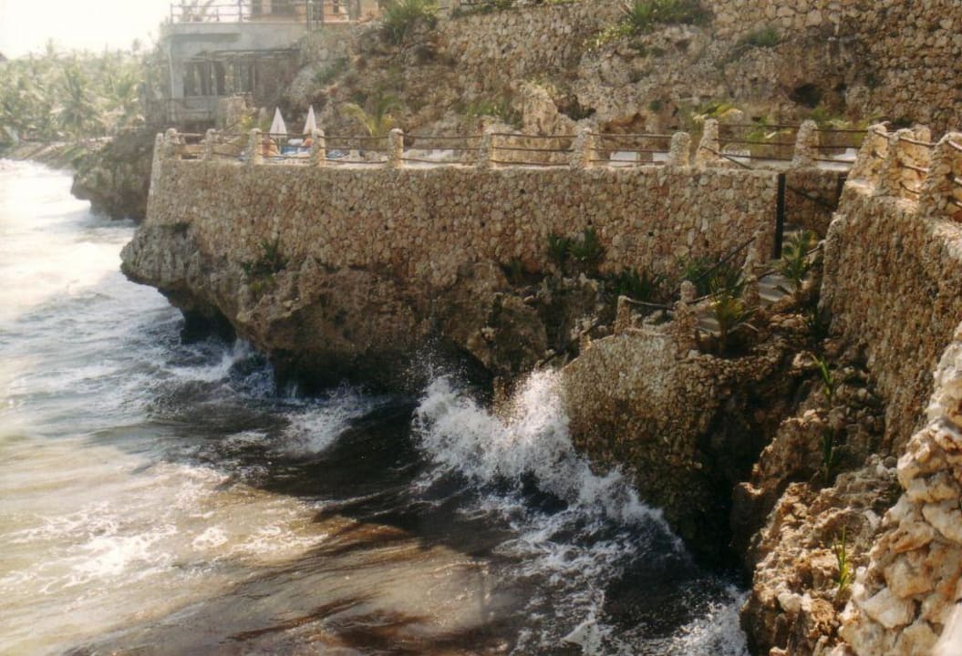 Wenn die Flut kommt Bahari Beach Hotel