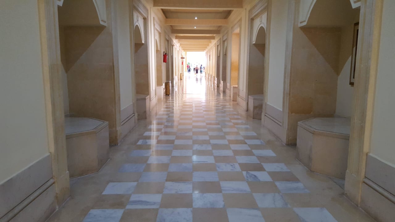Zwischen Lobby und Restaurant El Mouradi Hammamet
